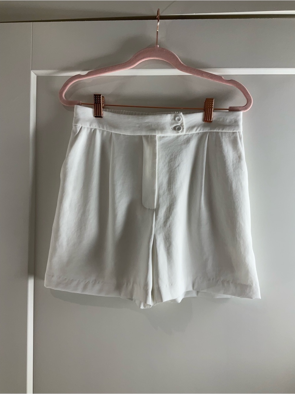 Skies Are Blue White High-Waist Pull-On Shorts – Size Small